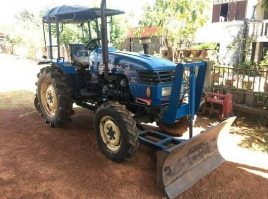 ขายฟอร์ด4x4 รถปี61 30แรง3สูบทะเบียน62 มีอุปกรณ์3อย่าง โรปที่  แผ่นดิน ผานพรวน