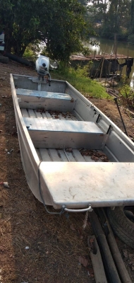 เรือมิเนียมควีนเทคพร้อมเครื่อง