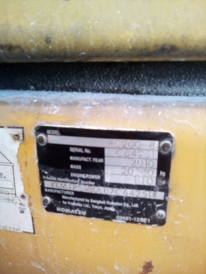 ขายคู่2คัน KOMATSU.PC200-6 กับPC200-8 เอกสารเล่มทะเบียนไฟครบขายคู่2คันราคา 1,400,000