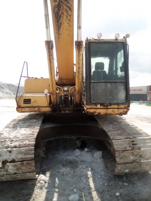 ขายคู่2คัน KOMATSU.PC200-6 กับPC200-8 เอกสารเล่มทะเบียนไฟครบขายคู่2คันราคา 1,400,000