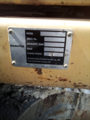 ขายคู่2คัน KOMATSU.PC200-6 กับPC200-8 เอกสารเล่มทะเบียนไฟครบขายคู่2คันราคา 1,400,000