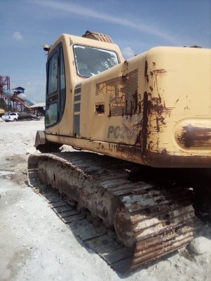 ขายคู่2คัน KOMATSU.PC200-6 กับPC200-8 เอกสารเล่มทะเบียนไฟครบขายคู่2คันราคา 1,400,000
