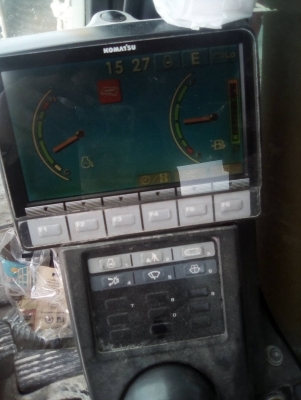 ขายคู่2คัน KOMATSU.PC200-6 กับPC200-8 เอกสารเล่มทะเบียนไฟครบขายคู่2คันราคา 1,400,000