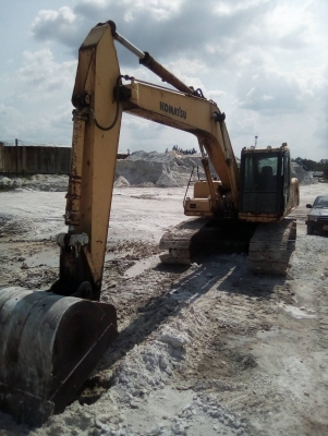 ขายคู่2คัน KOMATSU.PC200-6 กับPC200-8 เอกสารเล่มทะเบียนไฟครบขายคู่2คันราคา 1,400,000