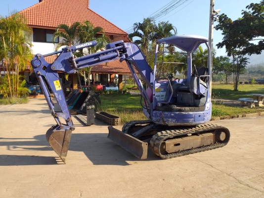 ขายรถขุด Komatsu PC28UU-3 เครื่องKomatsu 3สูบ เครื่องยนต์3D82 คอนโทรลสั้น ปั้มนิ้ว แทรคยาง มีหลังคา 