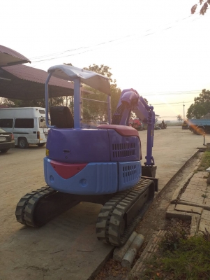 ขายรถขุด Komatsu PC28UU-3 เครื่องKomatsu 3สูบ เครื่องยนต์3D82 คอนโทรลสั้น ปั้มนิ้ว แทรคยาง มีหลังคา 