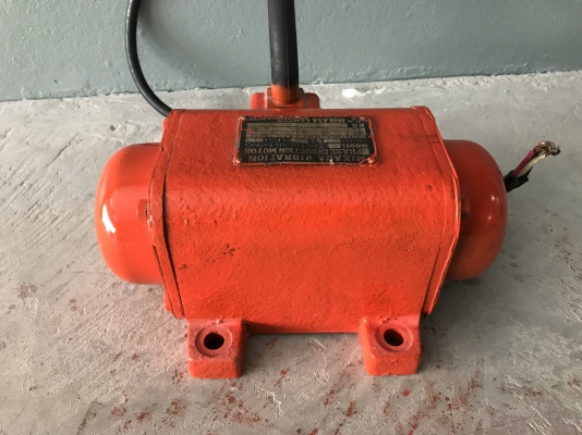 ขายมอเตอร์สั่น-เขย่า Mikasa Vibration 0.2Kw 380V made in Japan สภาพสวย(ทำสีใหม่) หมุนนิ่ม สั่นแรง พร้อมใช้งาน