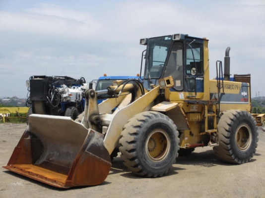 ขายรถตักล้อยาง KOMATSU WA300-1 นำเข้าเองจากญี่ปุ่น สภาพสวยพร้อมใช้ ถึงเร็วๆนี้ครับ