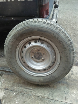 ขายล้ออะไหล่ 6 รู ISUZU D-MAX ตัวสูง พร้อมยาง เบอร์ 255/5 R 17 ปี 13 ยางปีเก่าไม่เคยใส่วิ่ง มารับของที่บ้าน ขายล้ออะไหล่ 6 รู ISUZU D-MAX ตัวสูง พร้อมยาง เบอร์ 255/5 R 17 ปี 13 ยางปีเก่าไม่เคยใส่วิ่ง มารับของที่บ้าน