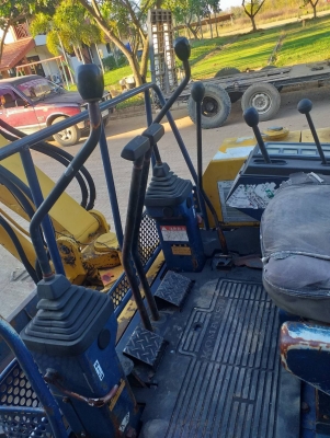 ขายรถขุดKomatsu PC30-6 เครื่องยนต์3D84 เครื่องโคมัสสุ 3 สูบ คอนโทรลลูกหมาก ปั้มเฟือง3ตอน ใบมีด แทรคยาง รถเดิมๆเก่านอก (มีเอกสาร)