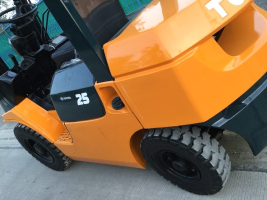 เอช อาร์ โฟรคลิฟท์  ขาย โตโยต้า รุ่น 7 เบนซิล 2.5 ตัน