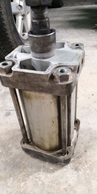 2500 บ. โทร 083-2000058 LINE ID: line832923 ชุดกระบอกลมนิวเมติกขนาดใหญ่มากๆยี่ห้อ FESTO กระบอกโต 160
