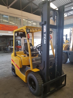 ขายรถยกโฟล์คลิฟท์ TCM  2.5 ตัน 3ตัน Diesel รถใหม่นะครับ