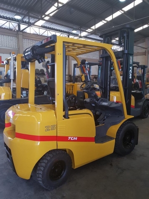 ขายรถยกโฟล์คลิฟท์ TCM  2.5 ตัน 3ตัน Diesel รถใหม่นะครับ