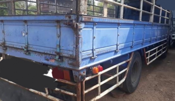 ISUZU NPR 130 HP 4HG1 Turbo ปี 47 รถบรรทุกหกล้อ ห้างแท้ กระบะเหล็กมีหลังคาความยาว 5 เมตร รถสวยจัดสีส