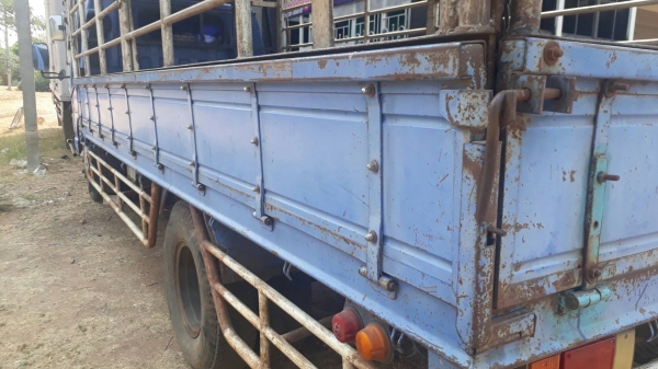 ISUZU NPR 130 HP 4HG1 Turbo ปี 47 รถบรรทุกหกล้อ ห้างแท้ กระบะเหล็กมีหลังคาความยาว 5 เมตร รถสวยจัดสีส