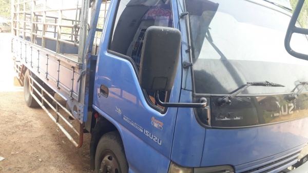 ISUZU NPR 130 HP 4HG1 Turbo ปี 47 รถบรรทุกหกล้อ ห้างแท้ กระบะเหล็กมีหลังคาความยาว 5 เมตร รถสวยจัดสีส