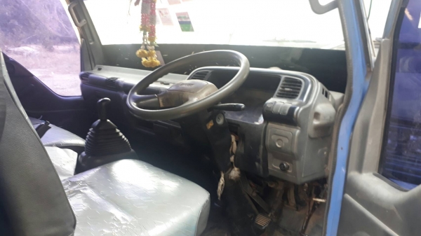ISUZU NPR 130 HP 4HG1 Turbo ปี 47 รถบรรทุกหกล้อ ห้างแท้ กระบะเหล็กมีหลังคาความยาว 5 เมตร รถสวยจัดสีส