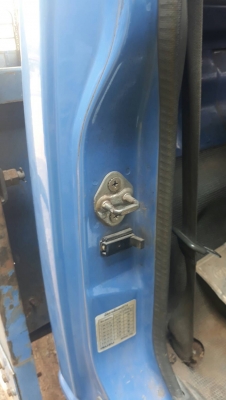 ISUZU NPR 130 HP 4HG1 Turbo ปี 47 รถบรรทุกหกล้อ ห้างแท้ กระบะเหล็กมีหลังคาความยาว 5 เมตร รถสวยจัดสีส ISUZU NPR 130 HP 4HG1 Turbo ปี 47 รถบรรทุกหกล้อ ห้างแท้ กระบะเหล็กมีหลังคาความยาว 5 เมตร รถสวยจัดสีส