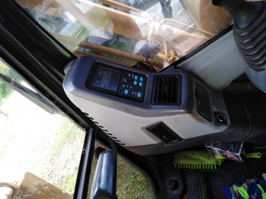ขายแบคโฮ KOMATSU.PC200-7 รถทำงาน 11000 ชม.ไฟครบระบบดีราคา 1,350,000 ต่อรอง