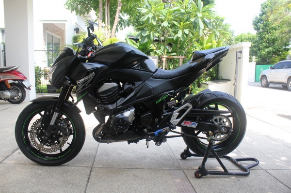 Z800 รถสวย พร้อมของแต่ง ท่อAkrapovic ออกรถง่ายๆ Z800 รถสวย พร้อมของแต่ง ท่อAkrapovic ออกรถง่ายๆ