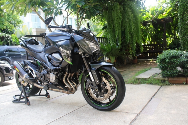 Z800 รถสวย พร้อมของแต่ง ท่อAkrapovic ออกรถง่ายๆ Z800 รถสวย พร้อมของแต่ง ท่อAkrapovic ออกรถง่ายๆ