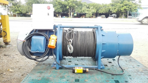 รอกกว้านสลิงไฟฟ้าคัมอัพ_COME_UP รุ่น CWG-30565 / 380V สภาพสวยพร้อมใช้ ความสามารถยก 1100 kg