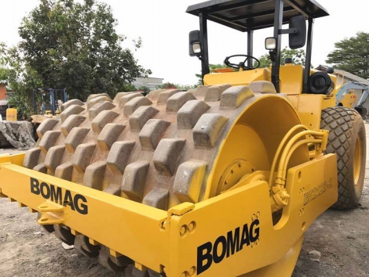 รถบดสั่นเสทือน10ตัน2เพลา Bomax BW212D2 ลูกเรียบพร้อมลูกหนาม เล่มทะเบียน พร้อมลงงาน