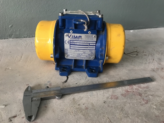 ขายมอเตอร์สั่น-เขย่า Visam 1/4HP. 220V ไฟบ้าน หายาก made in Italy สภาพสวยใหม่มาก ใช้งานไม่กี่ครั้ง หมุนนิ่ม สั่นแรง พร้อมใช้งาน