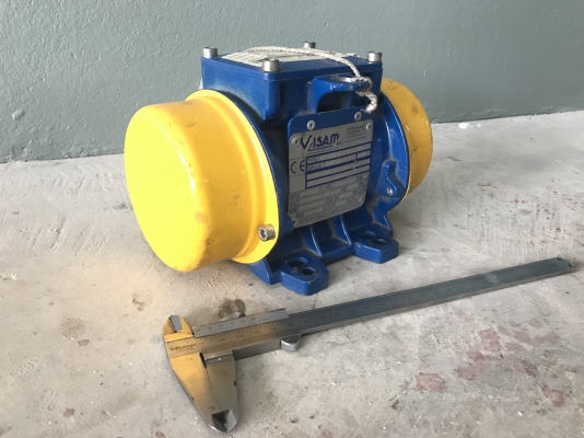 ขายมอเตอร์สั่น-เขย่า Visam 1/4HP. 220V ไฟบ้าน หายาก made in Italy สภาพสวยใหม่มาก ใช้งานไม่กี่ครั้ง หมุนนิ่ม สั่นแรง พร้อมใช้งาน