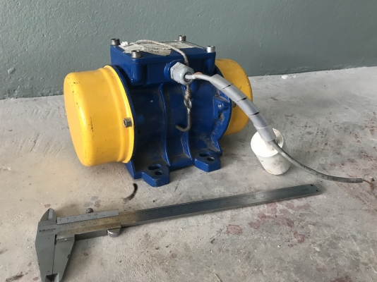 ขายมอเตอร์สั่น-เขย่า Visam 1/4HP. 220V ไฟบ้าน หายาก made in Italy สภาพสวยใหม่มาก ใช้งานไม่กี่ครั้ง หมุนนิ่ม สั่นแรง พร้อมใช้งาน