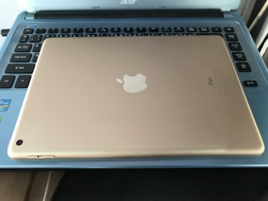 ขาย iPad Gen5 เครื่องศูนย์ไทย32GB wifi สีทอง model MPGT2TH ขายถูก 5,500บาท
