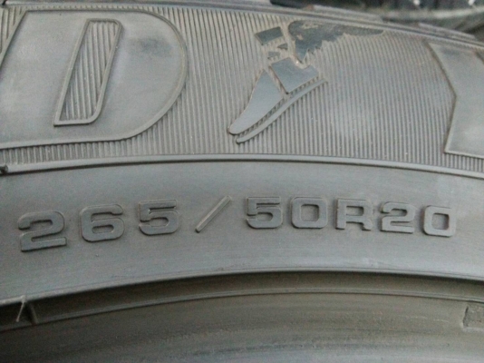 ขายยาง 265/50R20 GOOD YEAR ปี17 ดอกยางหนาเต็มสดเท่ากันไม่แตกลายไม่ร้าวใช้งานมาน้อยมาก ชุดละ 8900 พร้ ขายยาง 265/50R20 GOOD YEAR ปี17 ดอกยางหนาเต็มสดเท่ากันไม่แตกลายไม่ร้าวใช้งานมาน้อยมาก ชุดละ 8900 พร้