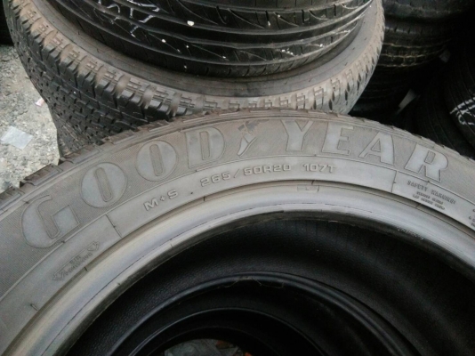 ขายยาง 265/50R20 GOOD YEAR ปี17 ดอกยางหนาเต็มสดเท่ากันไม่แตกลายไม่ร้าวใช้งานมาน้อยมาก ชุดละ 8900 พร้