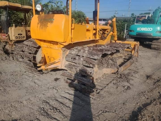 ขายรถแทรคเตอร์CAT.D4D ตืนเป็ดรถใช้งานปกติราคา 210,000 ขายรถแทรคเตอร์CAT.D4D ตืนเป็ดรถใช้งานปกติราคา 210,000