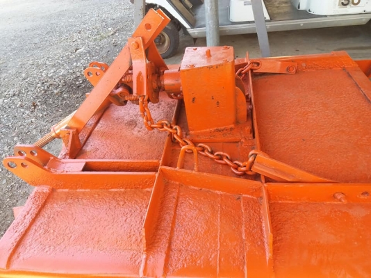 ขายหางตัดหญ้า ขนาด 1.70 เมตร หัวใหญ่ สภาพพร้อม สนใจติดต่อ 084-9997463