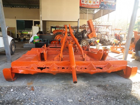 ขายหางตัดหญ้า ขนาด 1.70 เมตร หัวใหญ่ สภาพพร้อม สนใจติดต่อ 084-9997463