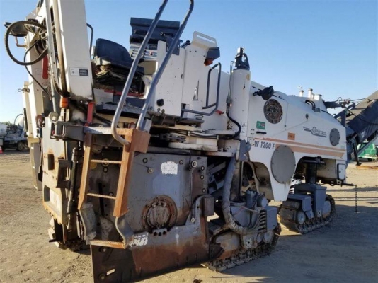 รถกัด Wirtgen W1200F รถกัด Wirtgen W1200F