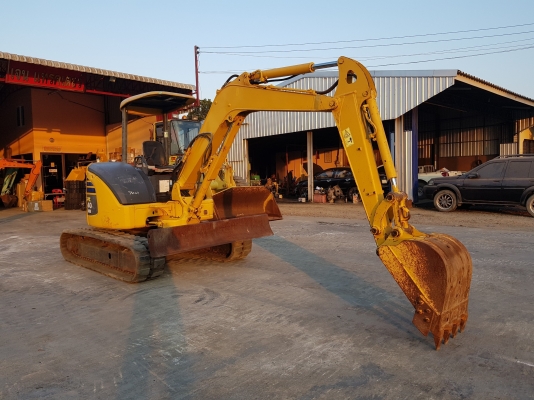 รถขุดโคมัสสุPC40MR2หลังคา