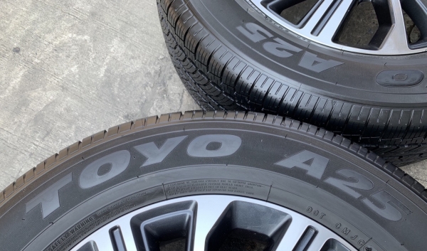 ล้อแม็กป้ายแดง Nissan Terra ขอบ 18 พร้อมยางป้ายแดง 255 60 18 Toyo สวยกริ๊บ ดอกเต็ม มีตุ่ม