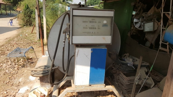 ขาย ถังน้ำมัน 6,000 ลิตร พร้อมหัวจ่าย ถังสวยไม่มีผุ ราคาต่อรองได้ครับ