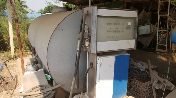 ขาย ถังน้ำมัน 6,000 ลิตร พร้อมหัวจ่าย ถังสวยไม่มีผุ ราคาต่อรองได้ครับ