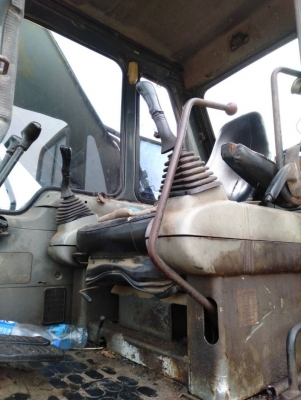 ขาย 570,000 KOMATSU pc  200 รุ่น 6 ไฟฟ้าตัด เครื่องดี ปั้มแรง เอวแน่น เอกสารอินวอยทร์  รถอยู่ บุรีรัมย์ 090-772-3710 090-772-3708