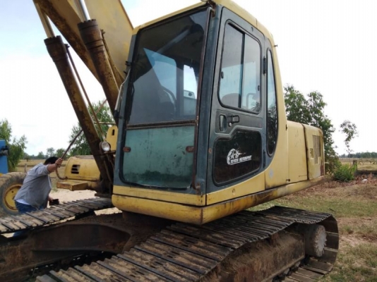 ขาย 570,000 KOMATSU pc  200 รุ่น 6 ไฟฟ้าตัด เครื่องดี ปั้มแรง เอวแน่น เอกสารอินวอยทร์  รถอยู่ บุรีรัมย์ 090-772-3710 090-772-3708