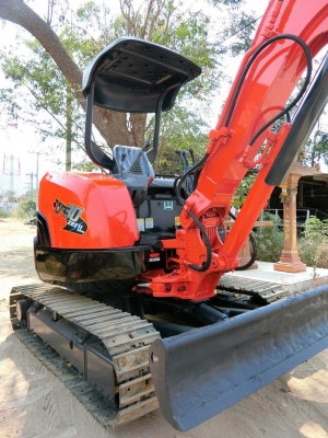 ขายรถขุดยี่ห้อ : KUBOTA แบบ :  U30S คอลโทนสั้นปั้มนิ้ว รุ่นใหม่มือบิดคันเร่ง  ราคา 395,000 บาท (ราคาต่อรองได้) รถเก่านอกแท้ไม่เคยใช้งานในไทย มีเอกสารใบอินวอย ช่วงล่างแน่น เครื่องดี ระบบไว  สนใจโทร : 099-907-9273 กิ๊ฟ กมลชนก   สนใจโทร : 099-907-3356 ช่างบั