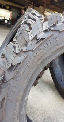 ขายยาง Mud 33&quot; ขอบ 20 ของใหม่ปลายปี 17 ชุดละ 16,800