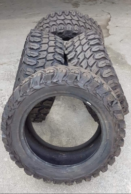 ขายยาง Mud 33&quot; ขอบ 20 ของใหม่ปลายปี 17 ชุดละ 16,800