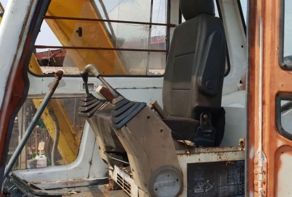 SK60-MARK3 KOBELCO   @395,000บาท รถนอกเพิ่งนำเข้ามายังไม่เคยใช้งานในเมืองไทยเลยคอลโทลน้ำมัน     ปั้มนิ้วบูมอาร์มสวย  ช่วงล่างเต็ม  เอวเเน่นเครื่องอีซูซู4JB1ดีปั้มดี  ไฟฟ้าครบ  ซีเรียสสูง  เร็วเเรงไม่โหลดรถสถาพเดิมๆดีรถพร้อมใช้เอกสารอินวอย  สนใจคลิ๊ก ☎ 081