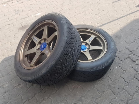 ขายถูกๆ ล้อแม๊กขอบ20นิ้ว สภาพดี ไม่เคยซ่อม พร้อมยาง ถอดออกมาจากรถส่วนตัวครับ