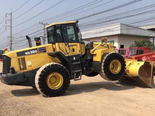 ขายรถตักล้อยาง KOMATSU WA380-5 นำเข้าเองจากญี่ปุ่น สภาพสวยพร้อมใช้ มีVDOการทำงานครับ